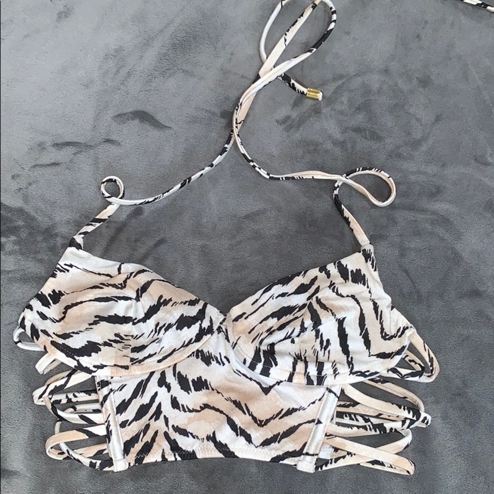 Victoria’s Secret bikini top